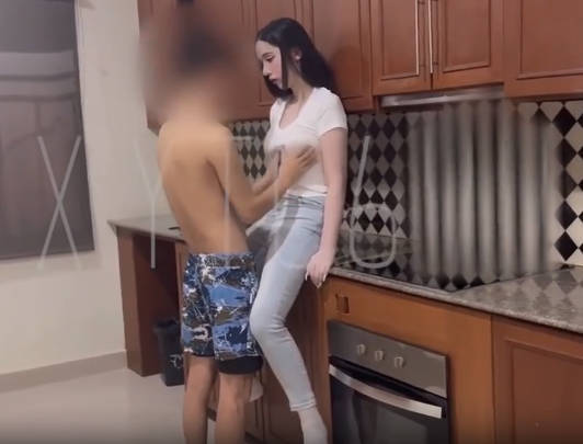 奶大氣又特騷氣的黑髮禦姐，能約到一次也值得了，特別頂